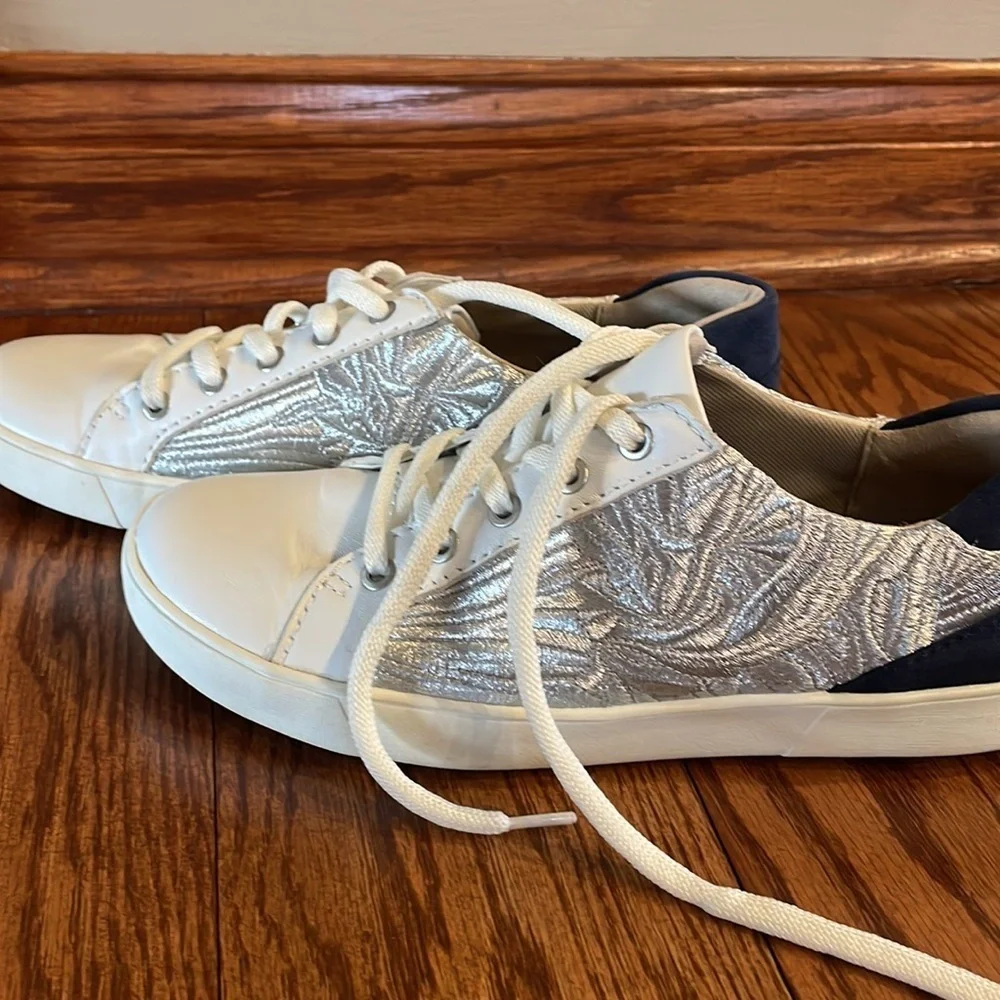Naturalizer women’s MORRISON 4 sneaker suede heel metallic embroidered size 9.5W